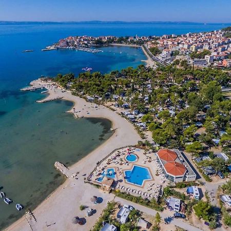 Apartment Gamma With Hydromassage Mini Pool Near Split Zrnovnica Exterior photo